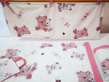 Cargar imagen en el visor de la galería, Decoración de dormitorio especial para bebé : estampado Ositos / Rosa flamenco