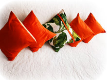 Cargar imagen en el visor de la galería, Decoración de salón: cojines hojas de platanera / naranja

