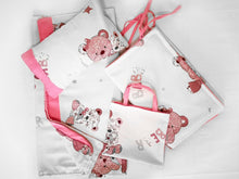 Cargar imagen en el visor de la galería, Decoración de dormitorio especial para bebé : estampado Ositos / Rosa flamenco
