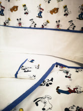 Cargar imagen en el visor de la galería, Decoración de dormitorio especial para bebé : estampado Disney / Blanco
