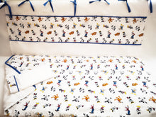 Cargar imagen en el visor de la galería, Decoración de dormitorio especial para bebé : estampado Disney / Blanco
